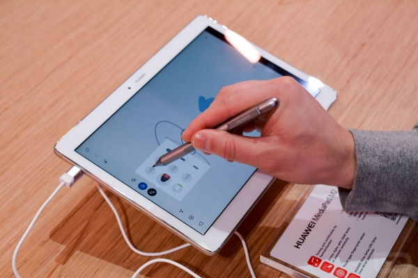 Huawei MediaPad M2 готовится к выходу
