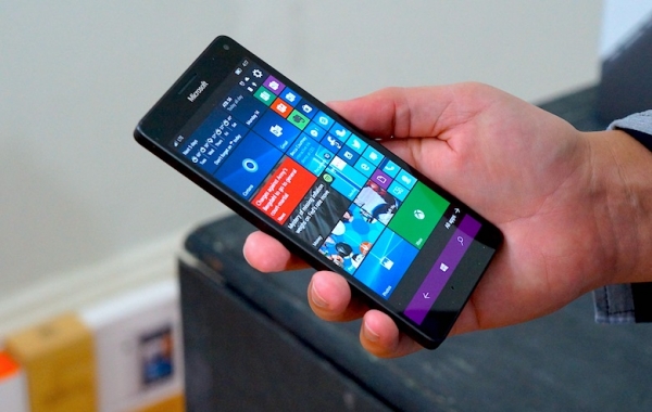 Обновление прошивки для Lumia 950 и 950 XL распространяется на нескольких европейских пользователей