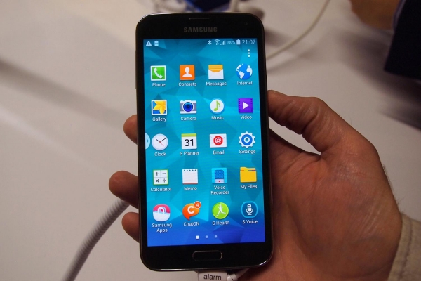 Один счастливый пользователь Samsung Galaxy S5 получил незаконченный Marshmallow